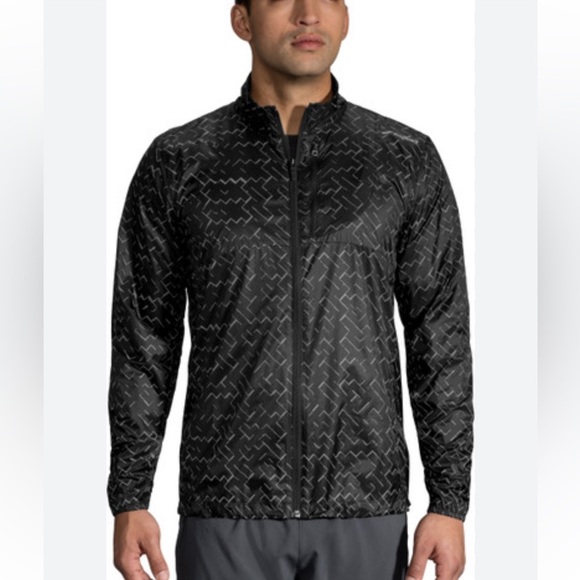 BROOKS ⭐️  “run happy” windbreaker - Picture 1 of 8
